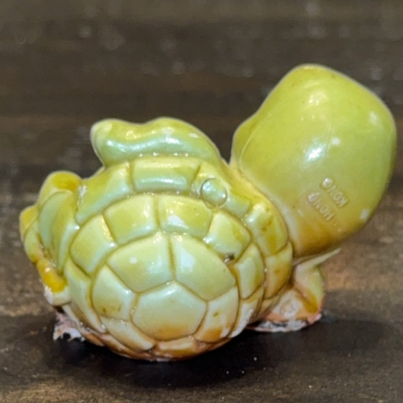 VINTAGE GREEN TURTLE SPRAWLED OUT HONG KONG FIGURINE TRINKET 2” - Picture 4 of 7